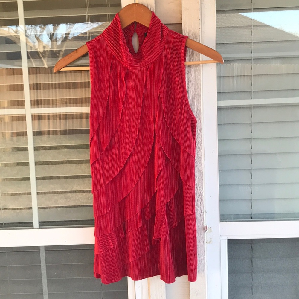 Super HOTT Red Top!!! 😍😍😍